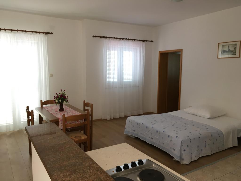 Emilija Apartment